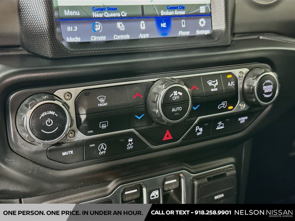 Used 2022 Jeep Wrangler Unlimited Sahara w/ Dual Top Group AWD/4WD image 16
