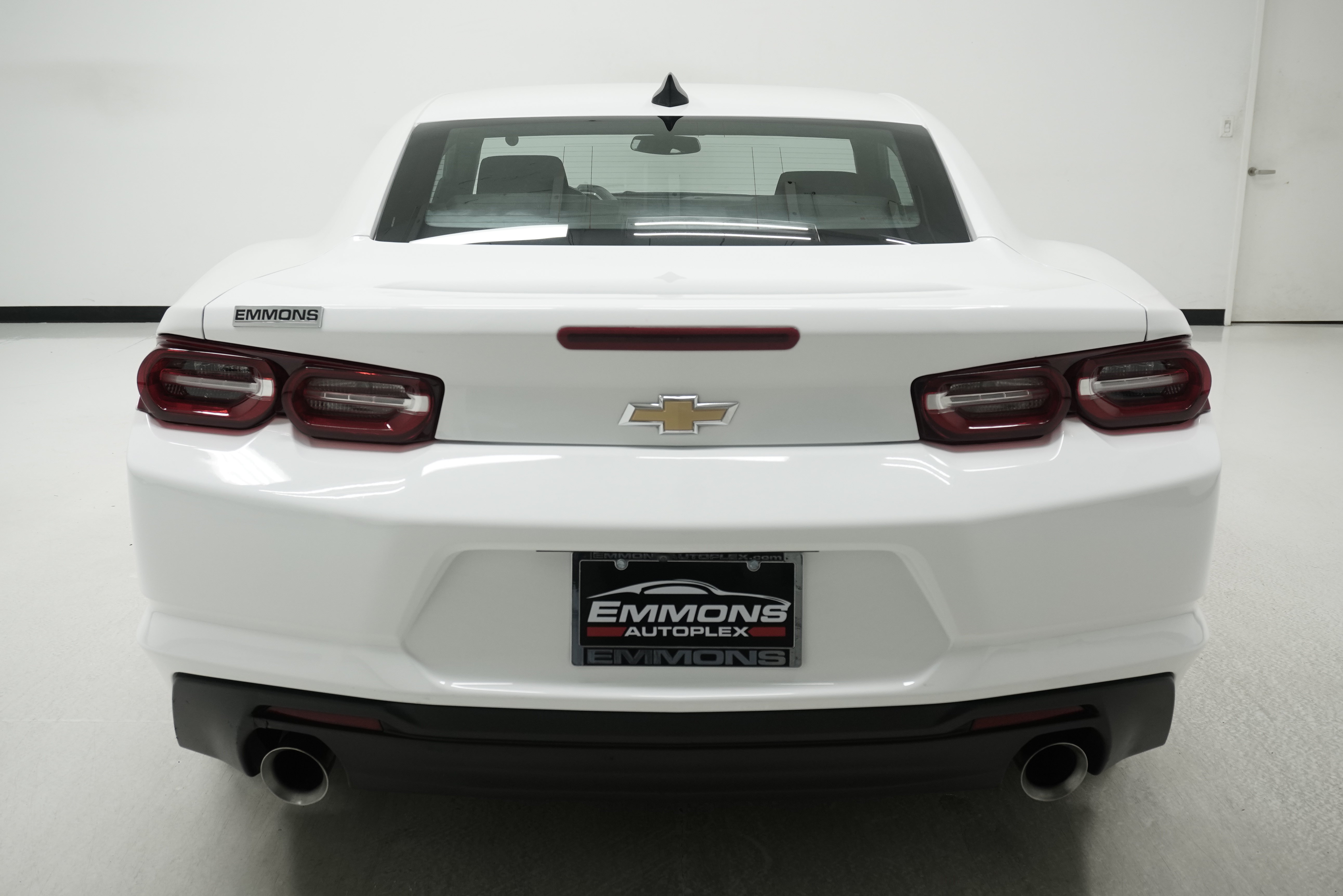 Used 2023 Chevrolet Camaro LT RWD image 5