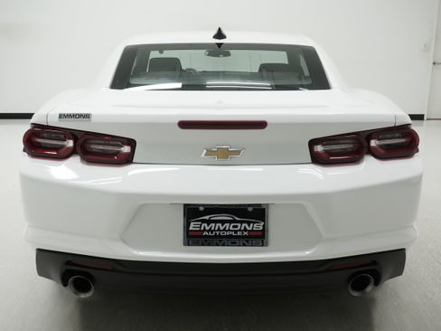 Used 2023 Chevrolet Camaro LT RWD image 5