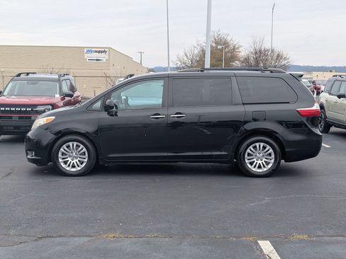 Used 2017 Toyota Sienna L image 5