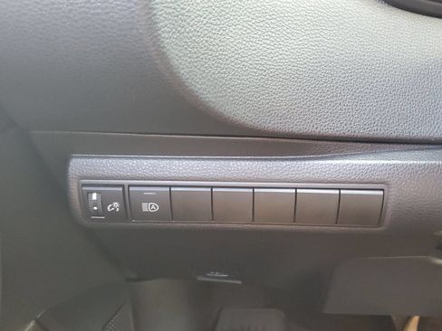 Certified 2025 Toyota Corolla LE FWD image 22