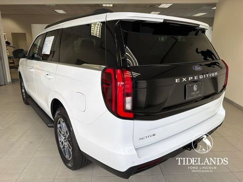 Certified 2025 Ford Expedition Active RWD image 6