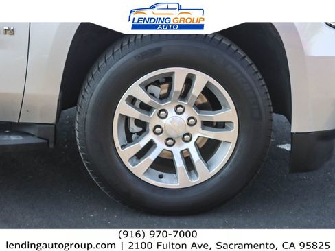 Used 2016 Chevrolet Suburban LT image 9
