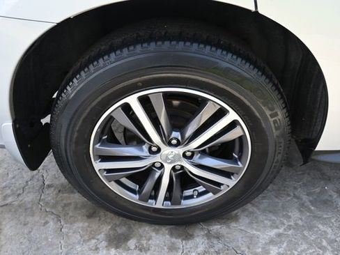 Used 2019 INFINITI QX60 Luxe w/ Essential Package AWD/4WD image 12