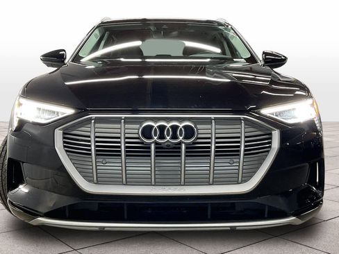Used 2023 Audi e-tron Premium Plus w/ Premium Plus Package image 3