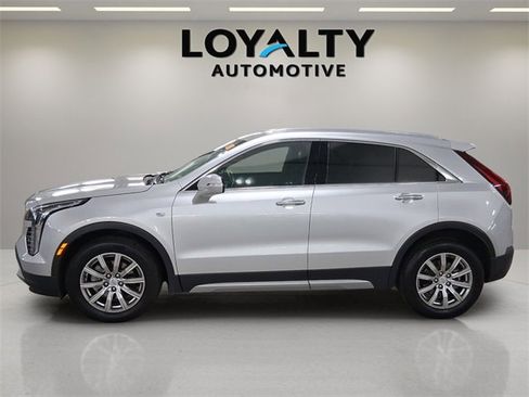 Used 2022 Cadillac XT4 Premium Luxury w/ Safety Alert Package image 2