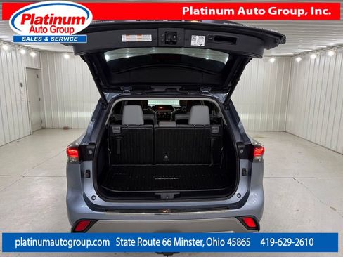 Used 2023 Toyota Highlander Platinum AWD/4WD image 34