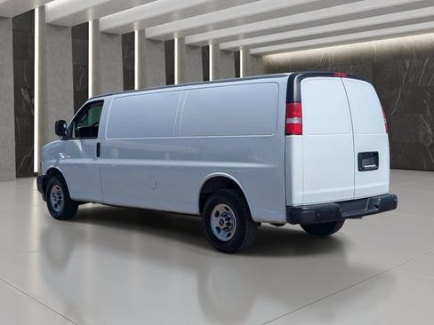 Used 2023 GMC Savana 2500 Extended w/ Driver Convenience Package RWD image 4