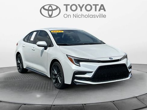 Used 2025 Toyota Corolla SE FWD image 7