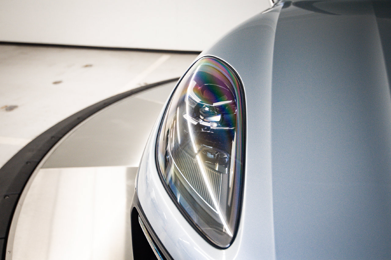 Certified 2023 Porsche Macan AWD/4WD image 13