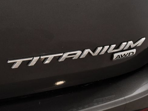 Used 2015 Ford Edge Titanium w/ Equipment Group 301A AWD/4WD image 22