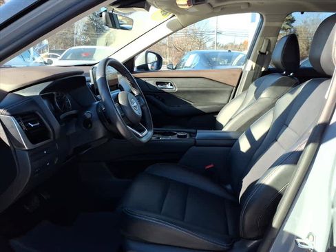 Certified 2023 Nissan Rogue SL w/ SL Premium Package image 11