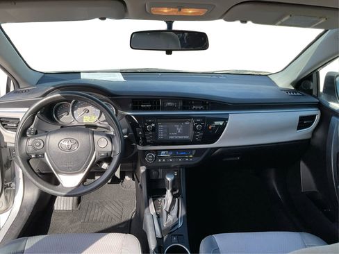 Used 2015 Toyota Corolla LE FWD image 21