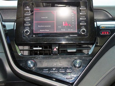 Used 2021 Toyota Camry SE image 19