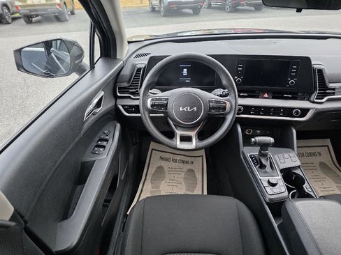 Used 2024 Kia Sportage LX image 15