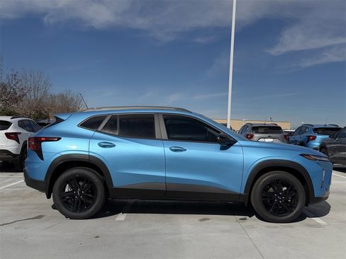 New 2026 Chevrolet Trax ACTIV w/ Sunroof Package image 3