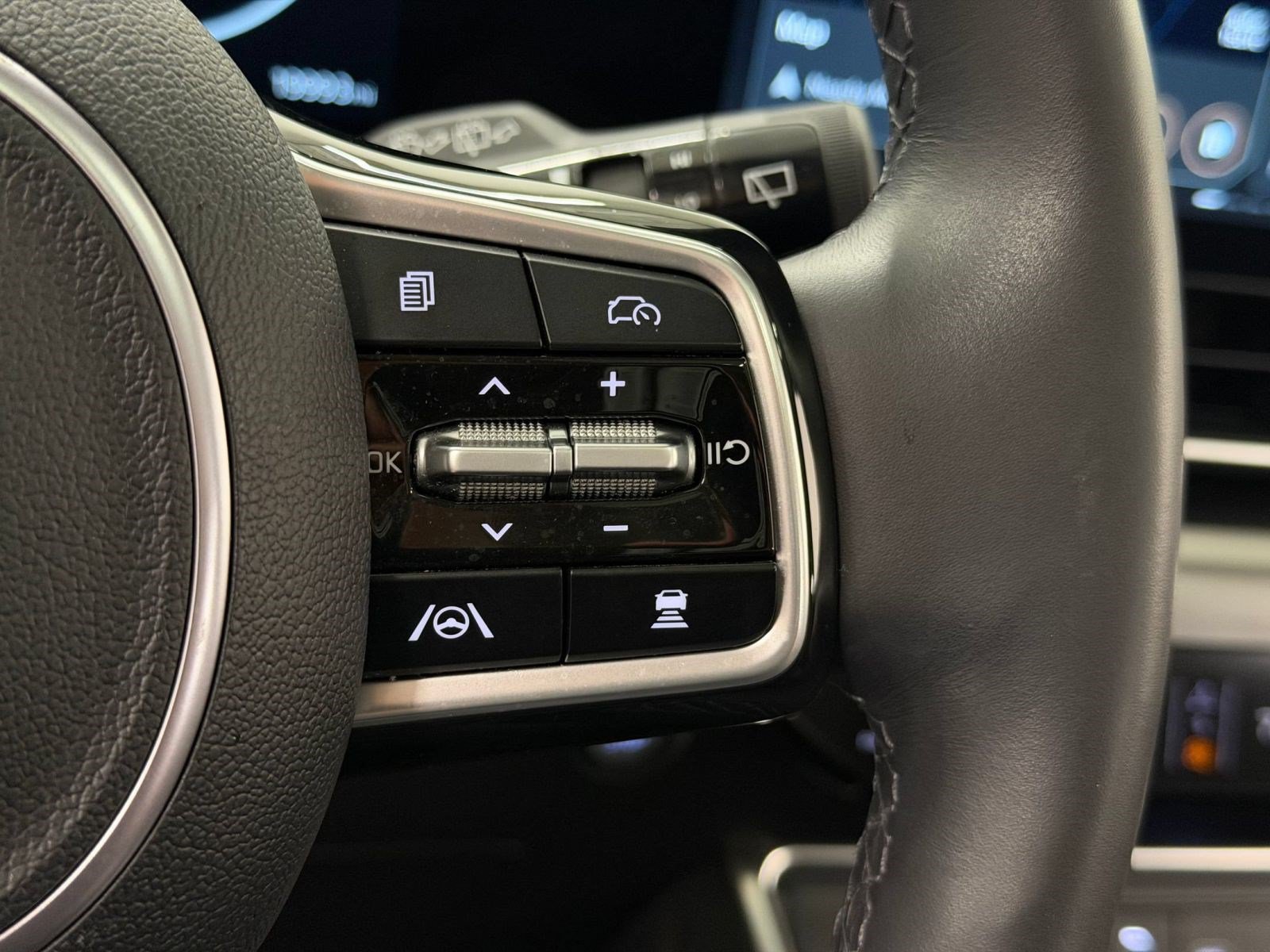 Used 2025 Kia Carnival SX Prestige FWD image 15