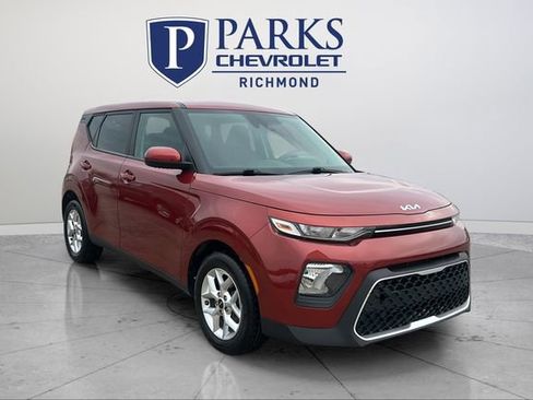 Used 2022 Kia Soul LX w/ Technology Package FWD image 1