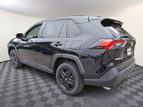 Used 2019 Toyota RAV4 LE w/ Carpet Mat Package image 4