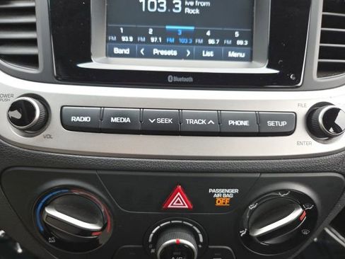 Used 2020 Hyundai Accent SE image 41