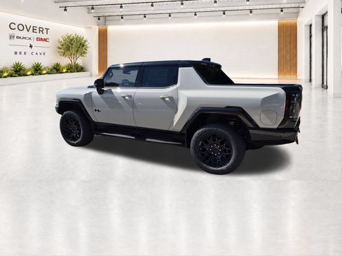 New 2026 GMC Hummer EV 4x4 Crew Cab w/ LPO, Dark Essentials Package image 8