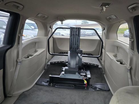 Used 2011 Honda Odyssey EX image 51