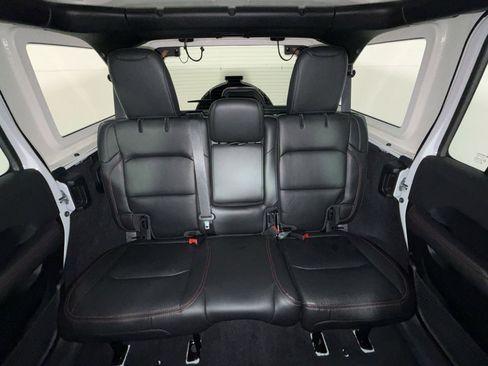 Used 2023 Jeep Wrangler Unlimited Rubicon w/ LED Lighting Group AWD/4WD image 24
