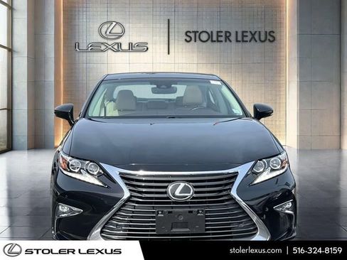 Used 2017 Lexus ES 350 w/ Luxury Package image 2