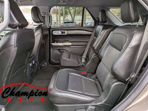 Used 2021 Ford Explorer Limited w/ Equipment Group 301A image 19