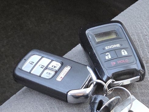 Used 2016 Honda Odyssey SE image 32