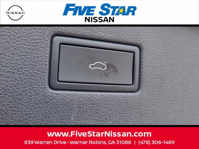Used 2024 Volkswagen Tiguan SE R-Line FWD image 13