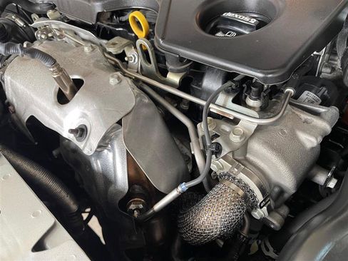 Used 2017 Chevrolet Cruze LT image 79