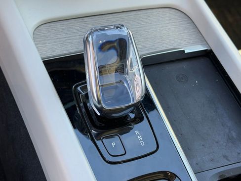 Used 2022 Volvo XC60 T8 Inscription w/ Advanced Package image 20