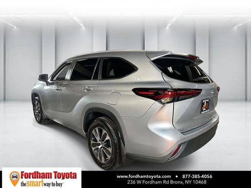 Certified 2025 Toyota Highlander XLE AWD/4WD image 5