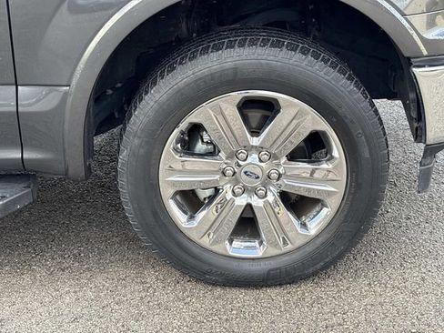 Used 2019 Ford F150 Lariat w/ Equipment Group 502A Luxury AWD/4WD image 9