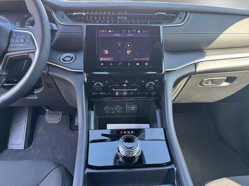 New 2025 Jeep Grand Cherokee L Laredo w/ Luxury Tech Group I AWD/4WD image 11