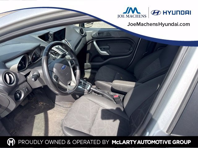 Used 2013 Ford Fiesta SE FWD image 9