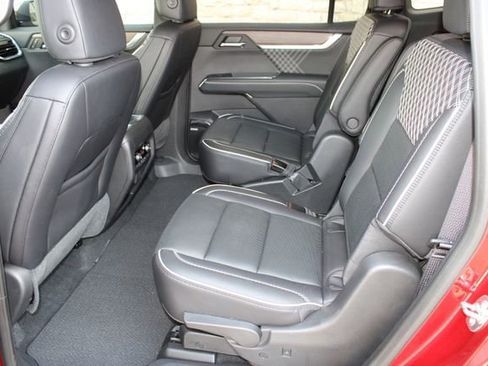 Used 2025 GMC Acadia Denali w/ Super Cruise Package image 6