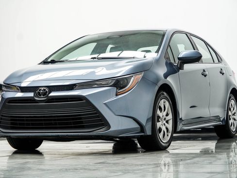 Used 2024 Toyota Corolla LE FWD image 8