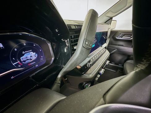 Used 2025 GMC Sierra 1500 SLT image 24