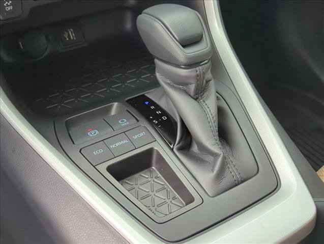 Certified 2025 Toyota RAV4 LE FWD image 15