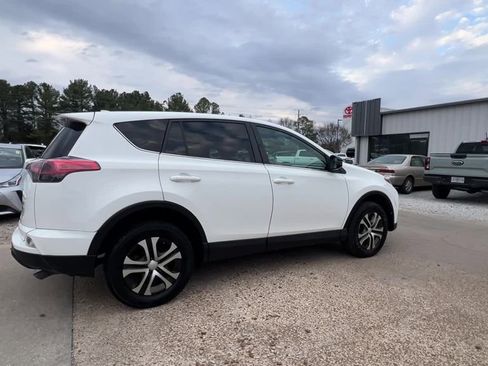 Used 2018 Toyota RAV4 LE w/ All Weather Liner Package image 7