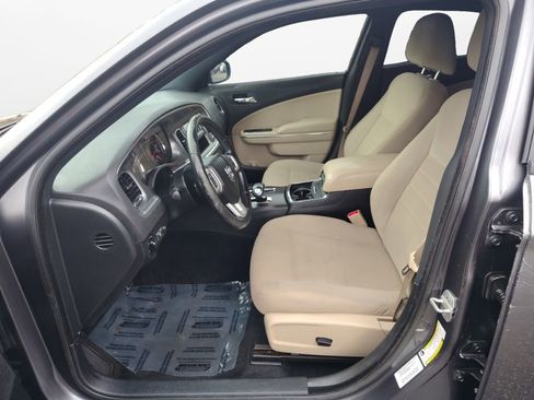 Used 2013 Dodge Charger SE w/ Connectivity Group image 17