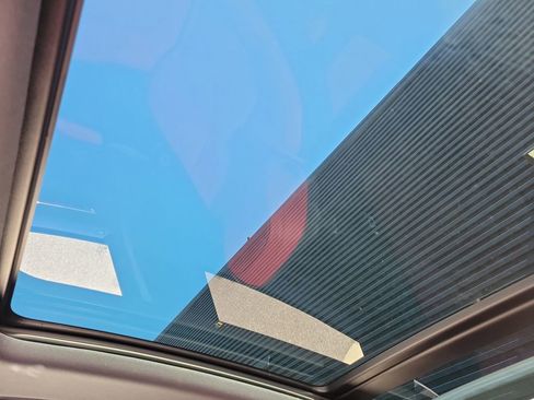 New 2026 Porsche Macan Base image 42