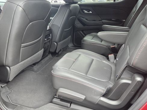 Used 2023 Chevrolet Traverse RS FWD image 12