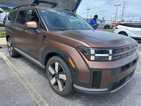 Used 2024 Hyundai Santa Fe Limited image 2