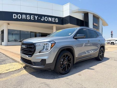 Used 2023 GMC Terrain SLE w/ Driver Convenience Package FWD image 1