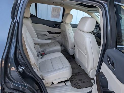 Used 2022 GMC Acadia Denali image 28