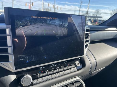 Used 2025 Toyota Sequoia Platinum image 23