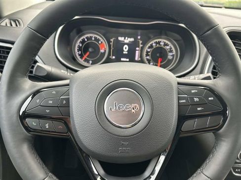 Used 2021 Jeep Cherokee Latitude Plus AWD/4WD image 28